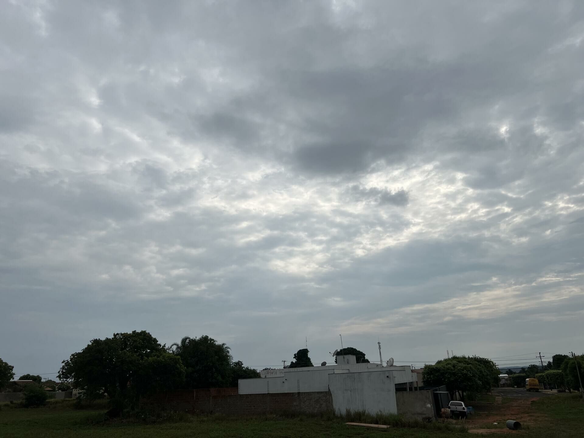 Imagem de compartilhamento para o artigo Camapuã e Costa Rica têm dia nublado, mas sem previsão de chuva nesta terça da MS Todo dia